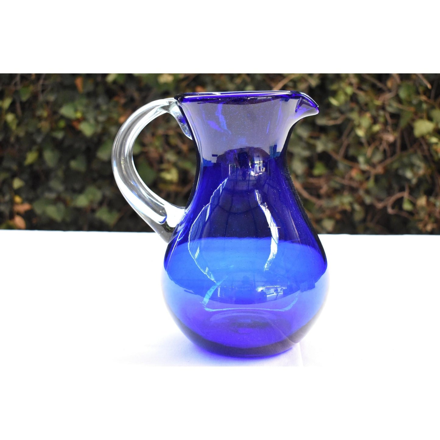 Jarra Pera para Agua de Vidrio Soplado Artesanalmente En México (Azul Cobalto, 2 Lt.) (Asa Natural) - MAREY -