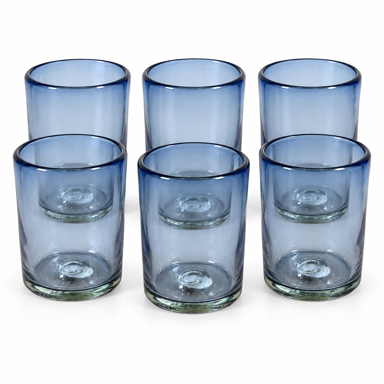 Set de 6 vasos de vidrio soplado azul humo MAREY de 250 ml sobre fondo blanco.