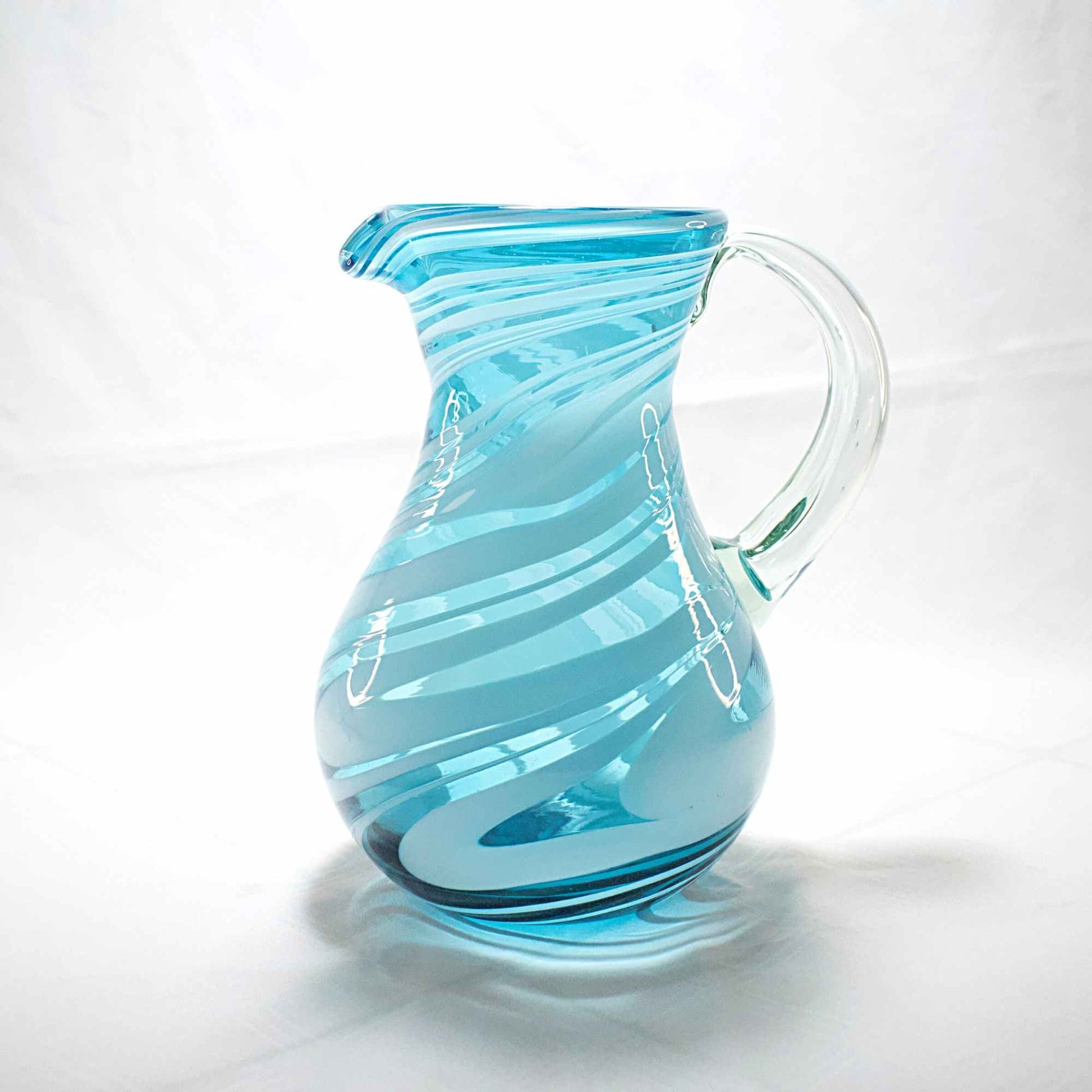 Jarra Pera para Agua de Vidrio Soplado Artesanalmente En México (Poseidon, 2 Lt.) - MAREY -