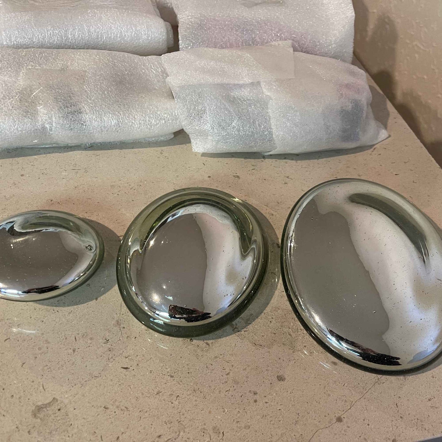 Mural de Piedras de Vidrio Soplado | Decoración de Muro | Hecho en México | (Plateadas, 8 - 30 cm.) - MAREY -
