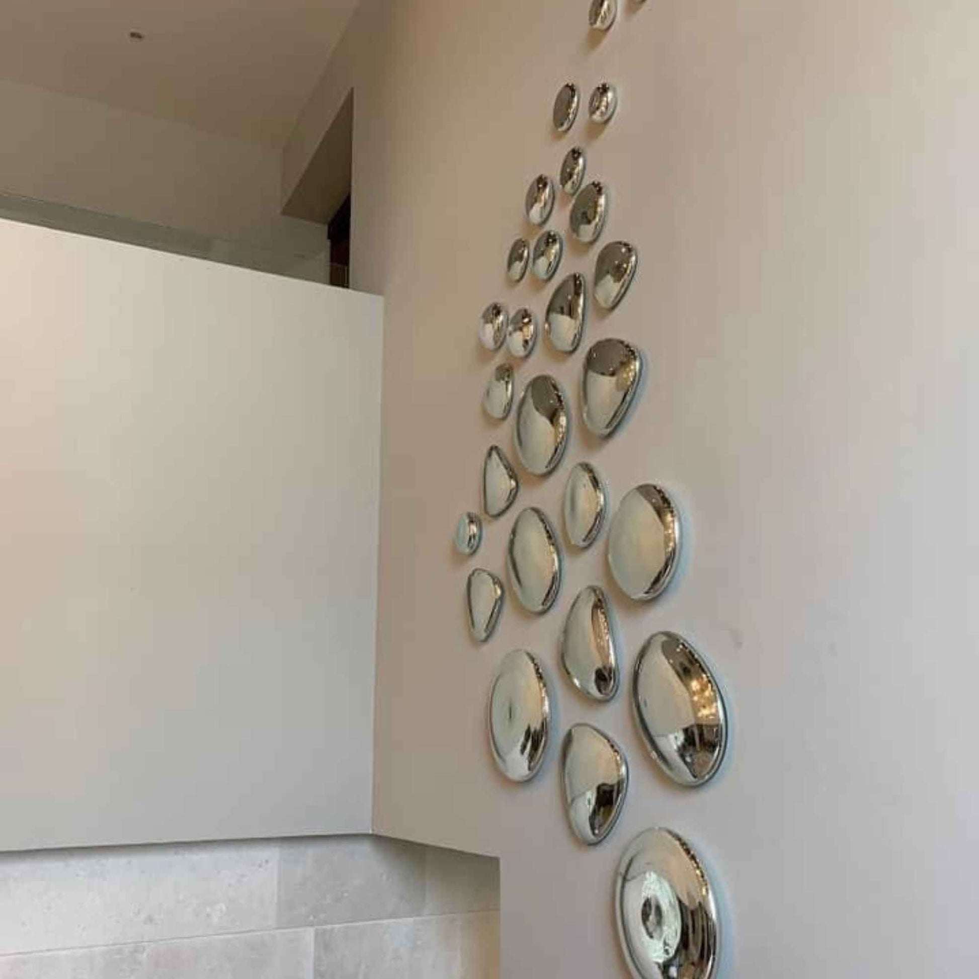 Mural de Piedras de Vidrio Soplado | Decoración de Muro | Hecho en México | (Plateadas, 8 - 30 cm.) - MAREY -