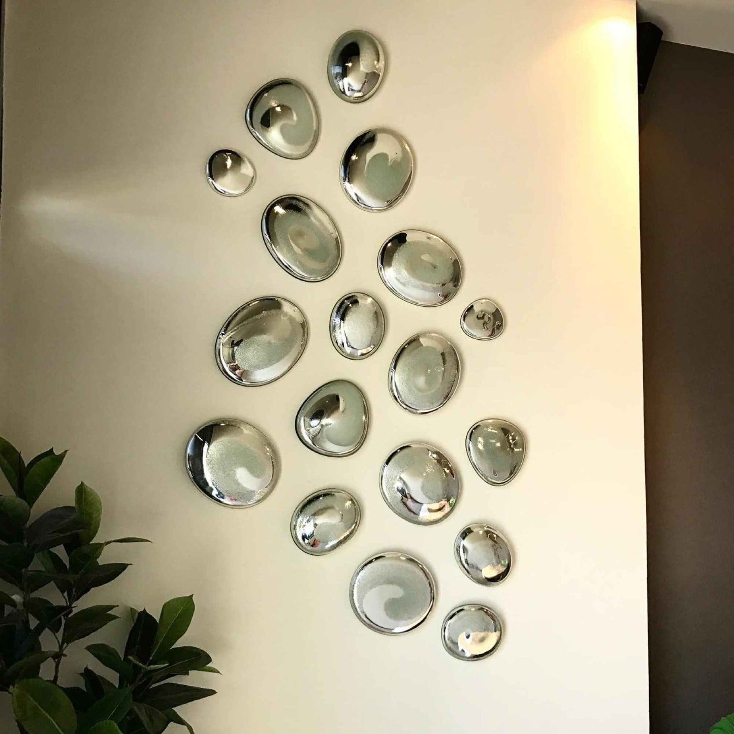 Mural de Piedras de Vidrio Soplado | Decoración de Muro | Hecho en México | (Plateadas, 8 - 30 cm.) - MAREY -